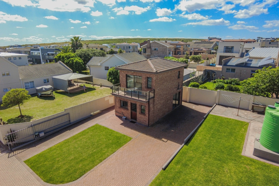 6 Bedroom Property for Sale in Myburgh Park Western Cape